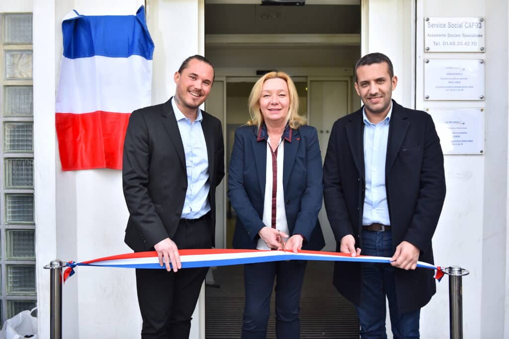 (de g. à dr., Grégory Chavaroc, Magali Daverton et Jean-Baptiste Borsali à l'inauguration de la nouvelle antenne du Bourget